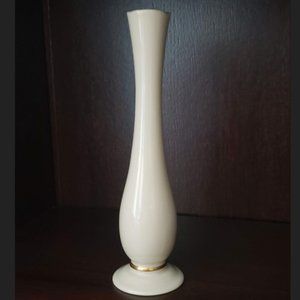 Beautiful thin smooth delicate vase LENOX 7.5''